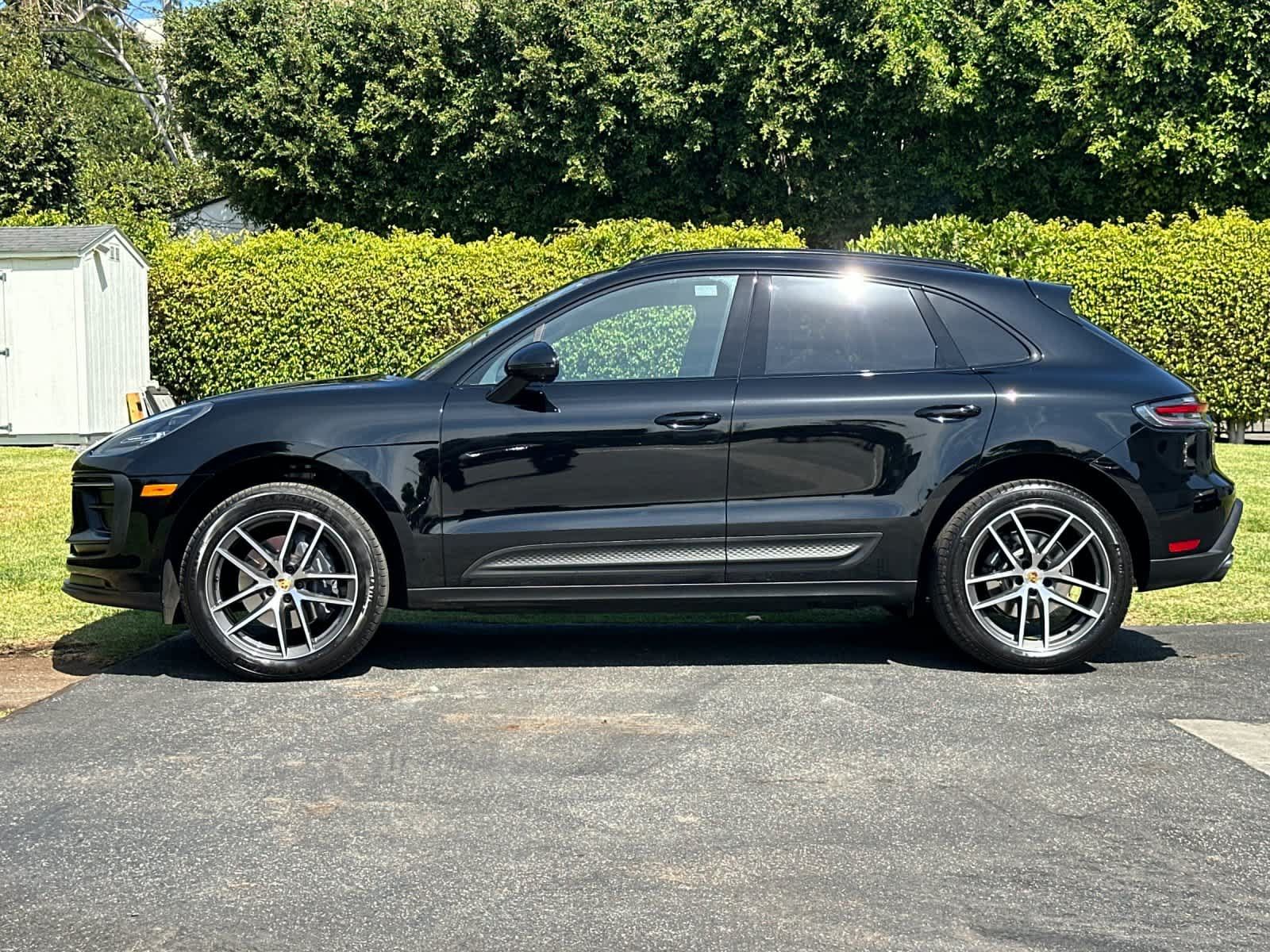 Used 2026 Porsche Macan AWD/4WD image 2
