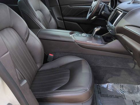 Used 2019 Maserati Levante S GranLusso image 23