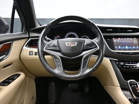 Used 2017 Cadillac XT5 Luxury w/ Driver Awareness Package FWD image 16