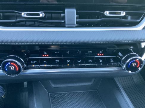 New 2026 Chevrolet Equinox LT w/ Convenience Package II image 48