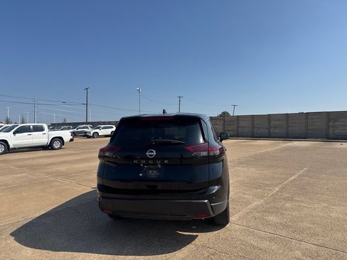 Certified 2025 Nissan Rogue SV FWD image 20
