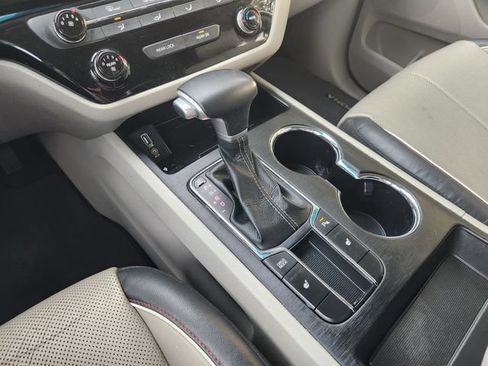 Used 2020 Kia Sedona EX FWD image 21