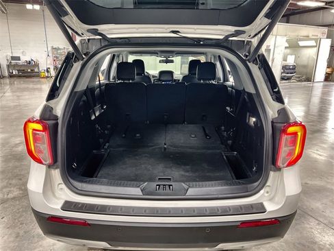 Used 2022 Ford Explorer XLT w/ Equipment Group 202A image 27