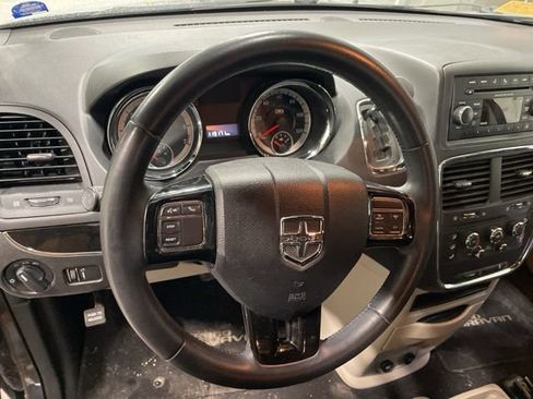 Used 2014 Dodge Grand Caravan SE image 9