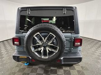 Used 2024 Jeep Wrangler Unlimited w/ Convenience Group AWD/4WD video 3