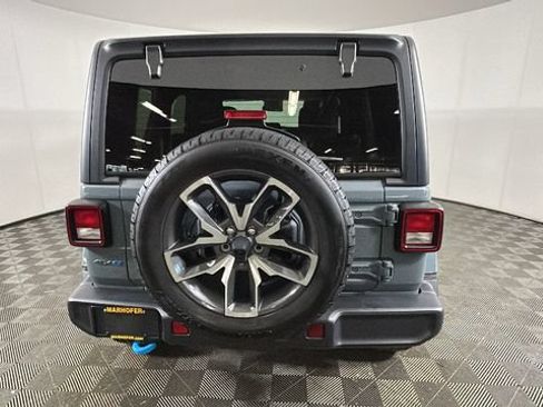 Used 2024 Jeep Wrangler Unlimited w/ Convenience Group AWD/4WD image 3