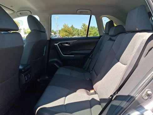 Used 2025 Toyota RAV4 XLE AWD/4WD image 10