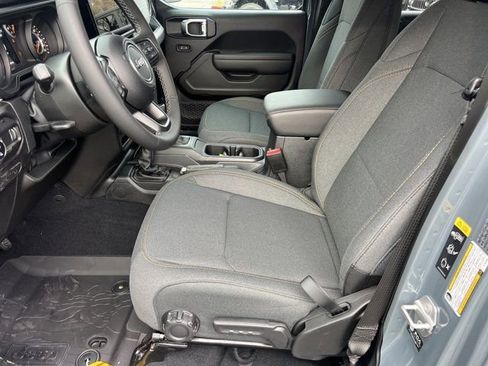 New 2026 Jeep Gladiator Sport image 9