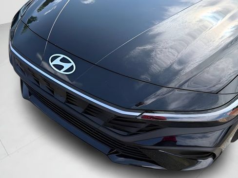 Used 2025 Hyundai Elantra Sport w/ Cargo Package FWD image 7
