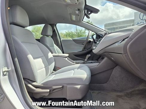 Used 2018 Chevrolet Malibu LT image 16