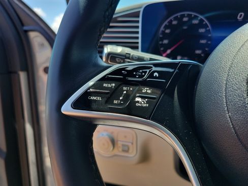 Certified 2025 Mercedes-Benz GLS 450 4MATIC image 26