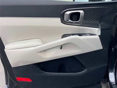 New 2025 Kia Sorento S image 8