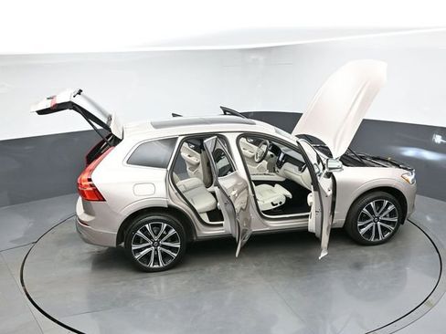 Used 2023 Volvo XC60 B5 Ultimate image 49