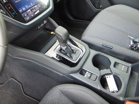 Certified 2025 Subaru Forester Premium AWD/4WD image 14