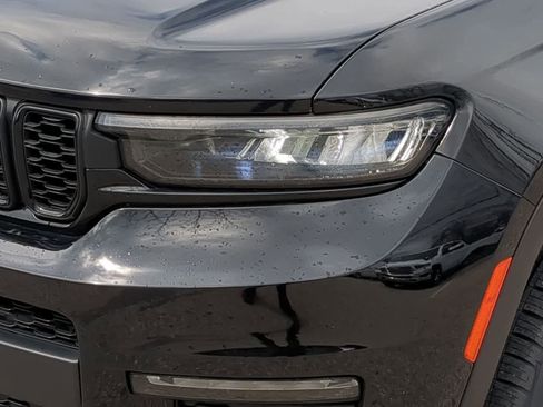 Used 2023 Jeep Grand Cherokee L Limited w/ Luxury Tech Group II image 11