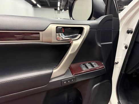 Used 2015 Lexus GX 460 Luxury AWD/4WD image 27