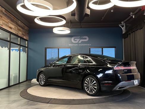 Used 2019 Lincoln MKZ Reserve FWD image 5