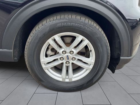 Used 2022 Ford Explorer XLT w/ Equipment Group 202A image 8