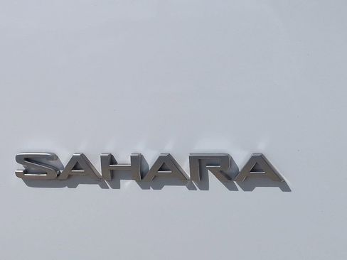 Used 2024 Jeep Wrangler Unlimited Sahara AWD/4WD image 6