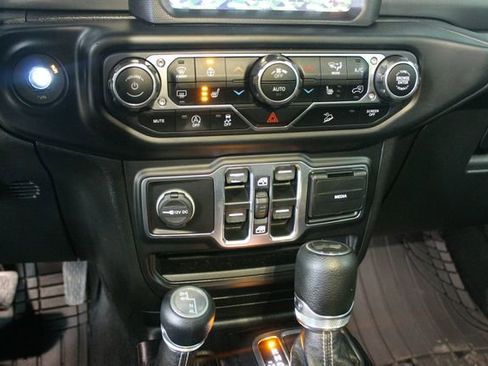 Used 2020 Jeep Wrangler Unlimited Sahara w/ Uconnect 4C Nav & Sound Group image 18