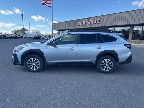 Certified 2025 Subaru Outback Premium image 2
