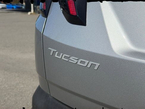 Used 2025 Hyundai Tucson Limited AWD/4WD image 36