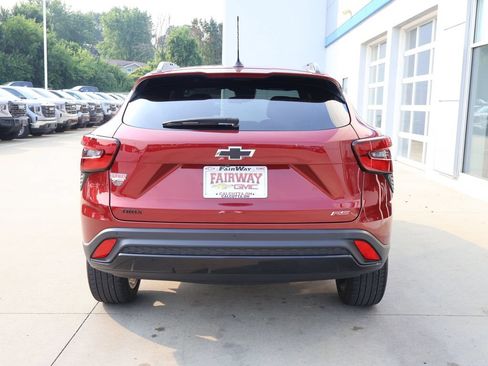 Used 2025 Chevrolet Trax RS w/ Driver Confidence Package FWD image 9