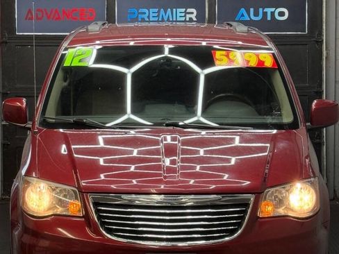 Used 2012 Chrysler Town & Country Touring-L w/ Entertainment Group #2 FWD image 5