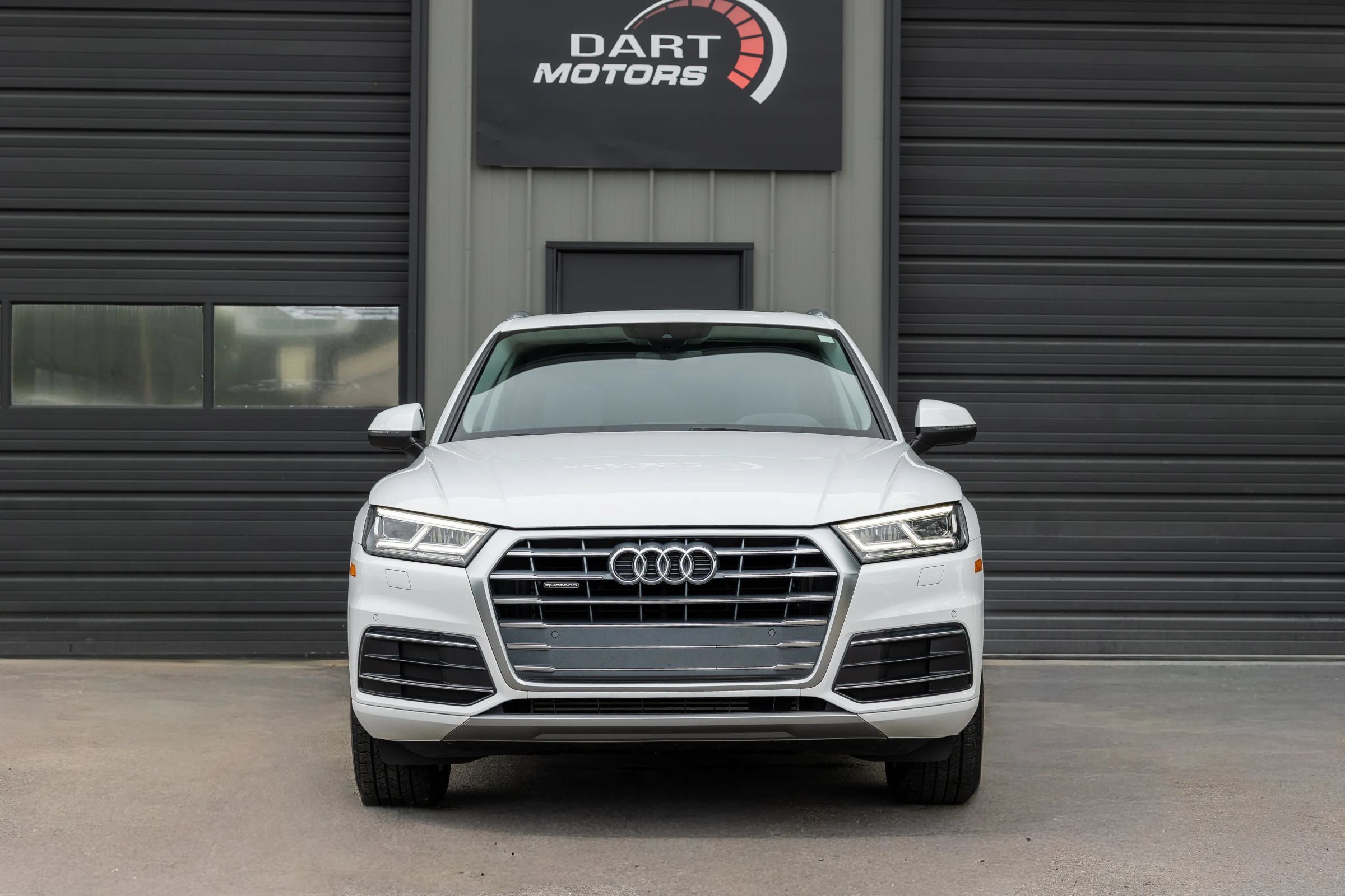 Used 2018 Audi Q5 2.0T Premium Plus w/ Premium Plus Package AWD/4WD image 2