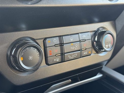 Used 2020 Ford F150 XLT w/ Equipment Group 302A Luxury AWD/4WD image 16