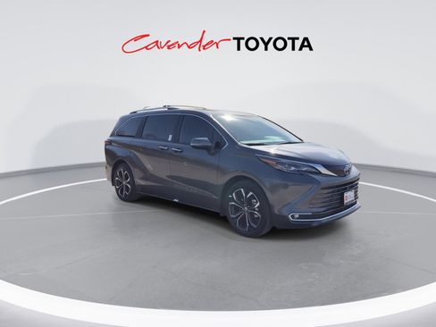 Certified 2025 Toyota Sienna Platinum image 2