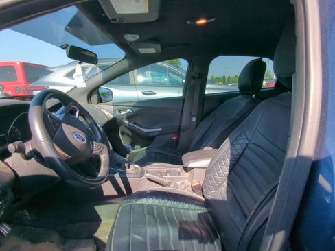 Used 2018 Ford Focus ST FWD image 6