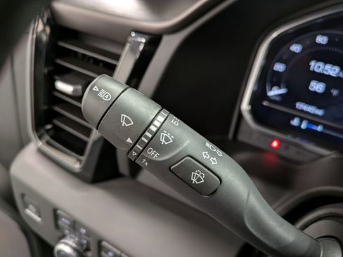 Used 2025 GMC Sierra 2500 AT4X AWD/4WD image 18