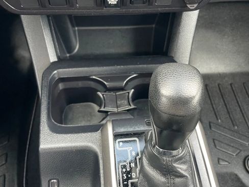 Used 2018 Toyota Tacoma 2WD Double Cab image 31