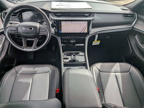 New 2026 Jeep Grand Cherokee Limited AWD/4WD image 16