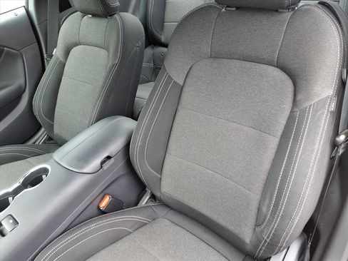 Used 2025 Ford Mustang Coupe RWD image 15