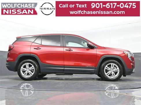 Used 2023 GMC Terrain SLE image 27