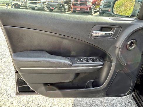 Used 2012 Dodge Charger SE image 12