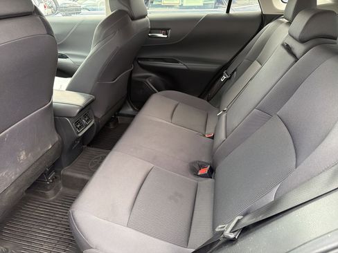 Used 2023 Toyota Venza LE image 21