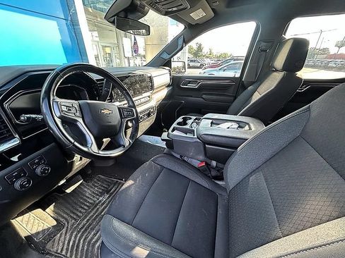Used 2024 Chevrolet Silverado 1500 LT AWD/4WD image 9