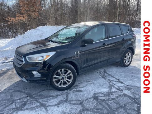 Used 2017 Ford Escape SE image 1
