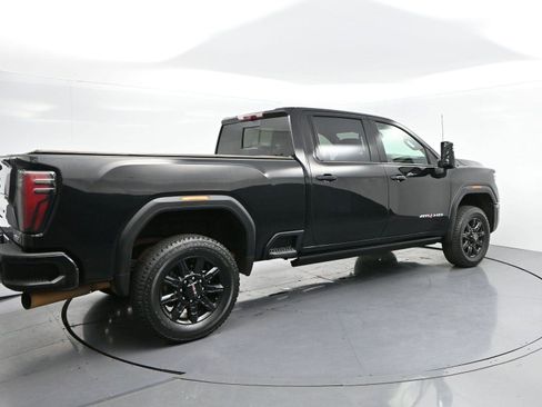 Used 2024 GMC Sierra 2500 AT4 w/ AT4 Premium Plus Package AWD/4WD image 7
