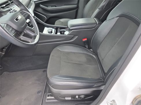 Used 2022 Jeep Grand Cherokee L Laredo AWD/4WD image 21