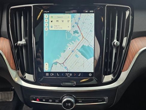 Certified 2024 Volvo V60 B5 Cross Country Plus image 22