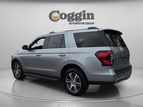 Used 2024 Ford Expedition Limited RWD image 3