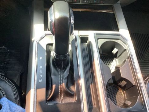 Used 2019 Ford F150 Lariat w/ Equipment Group 502A Luxury AWD/4WD image 26