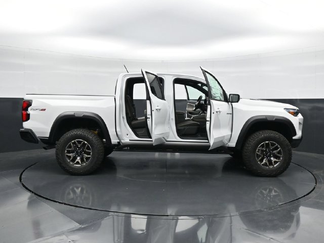 New 2026 Chevrolet Colorado ZR2 w/ Technology Package AWD/4WD image 63