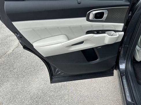 Certified 2023 Kia Sorento SX Prestige AWD/4WD image 22