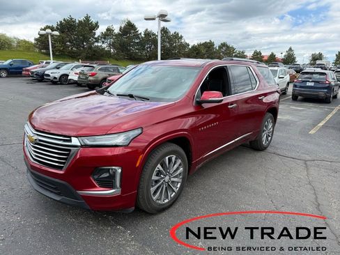 Used 2022 Chevrolet Traverse Premier w/ LPO, Floor Liner Package AWD/4WD image 1