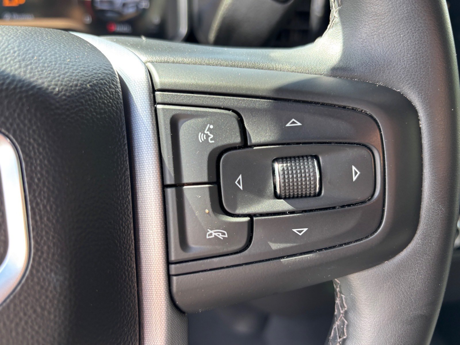 Used 2026 GMC Sierra 1500 SLT AWD/4WD image 23